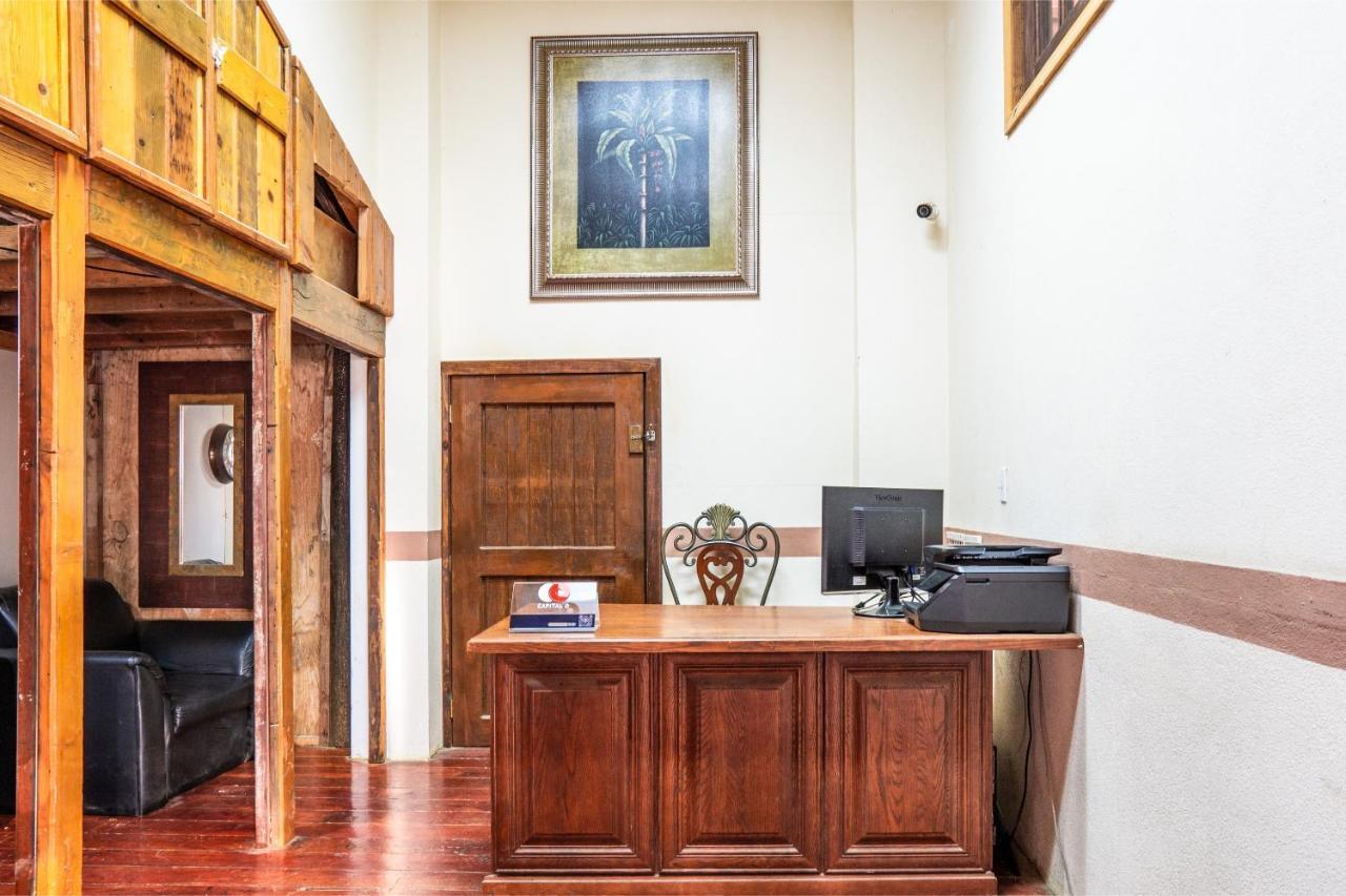 Capital O Hotel Villa Azura Tecate Extérieur photo