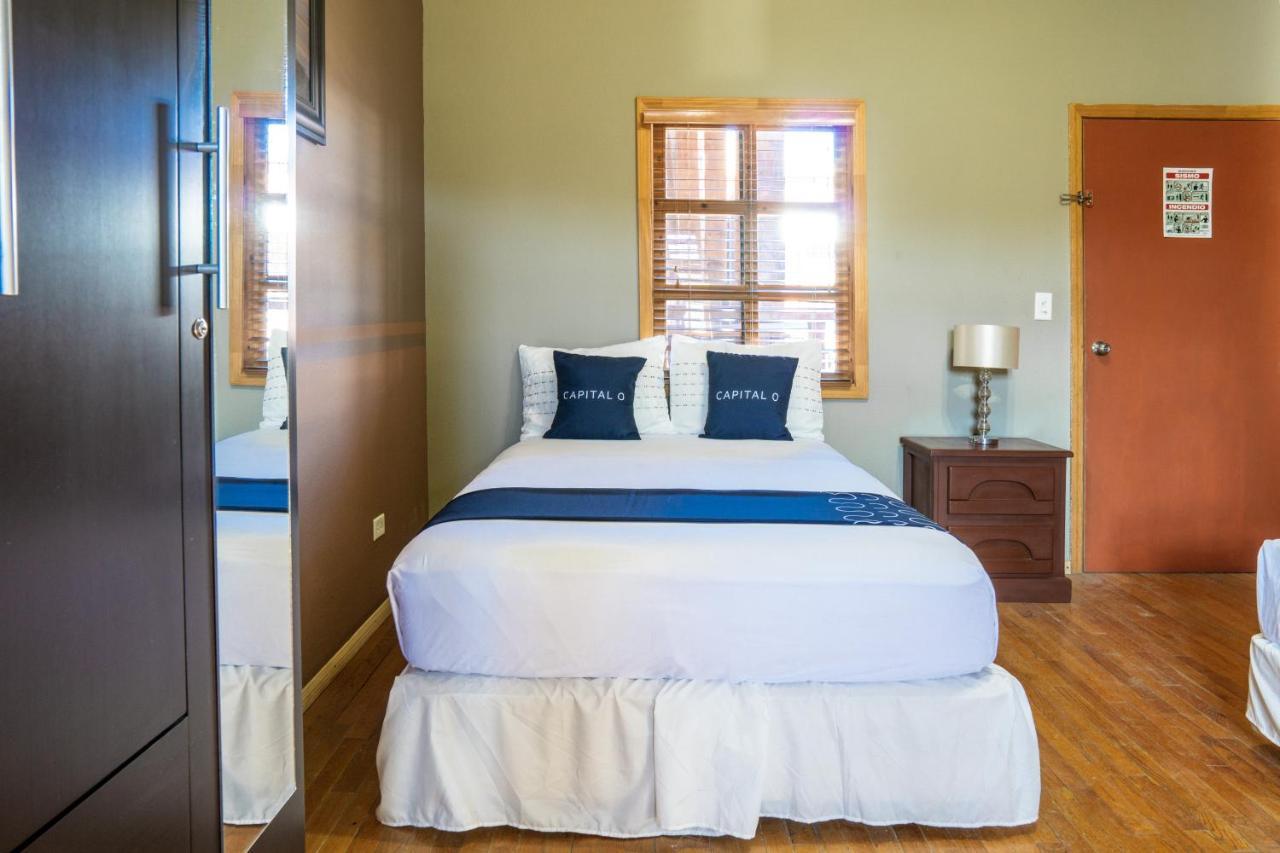 Capital O Hotel Villa Azura Tecate Extérieur photo